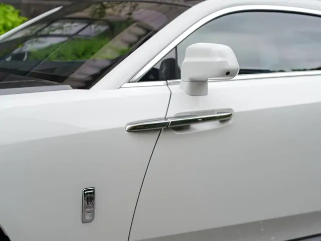 Rolls-Royce Spectre — Фото автомобиля 7