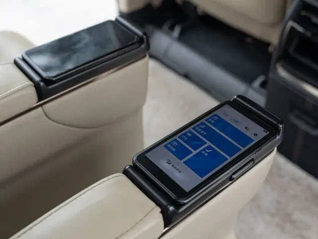 Toyota Alphard 2024 Hybrid 2.5L Prestige Edition — Фото автомобиля 20