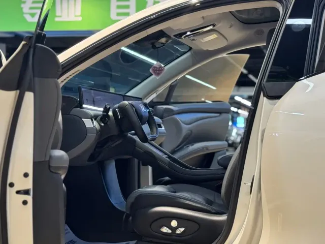 IM Motors LS6 — Фото автомобиля 6