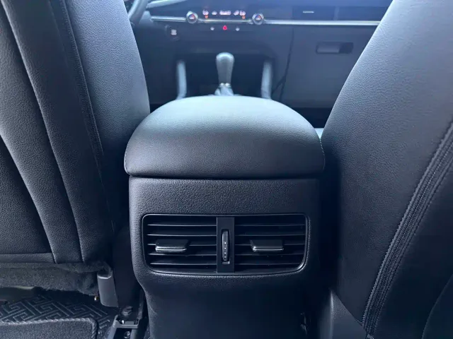 Mazda Axela — Фото автомобиля 16