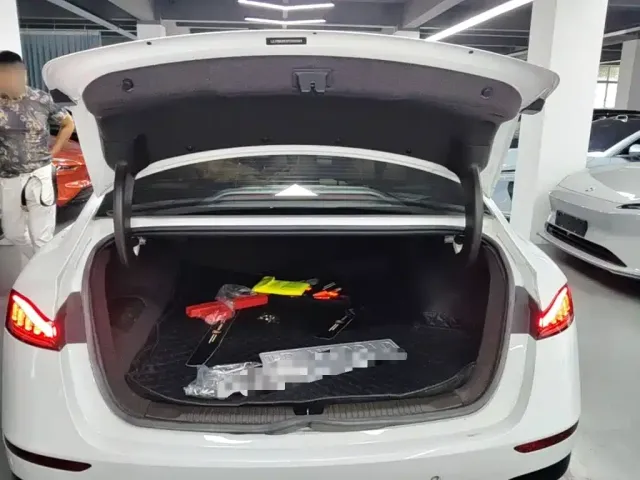 Roewe D7 — Фото автомобиля 18