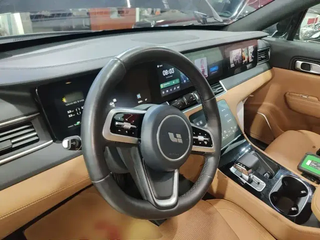 Li Auto ONE — Фото автомобиля 10