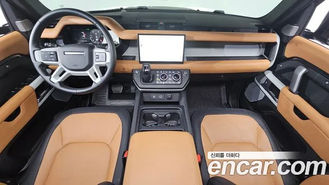 Land Rover Defender — Фото автомобиля 7