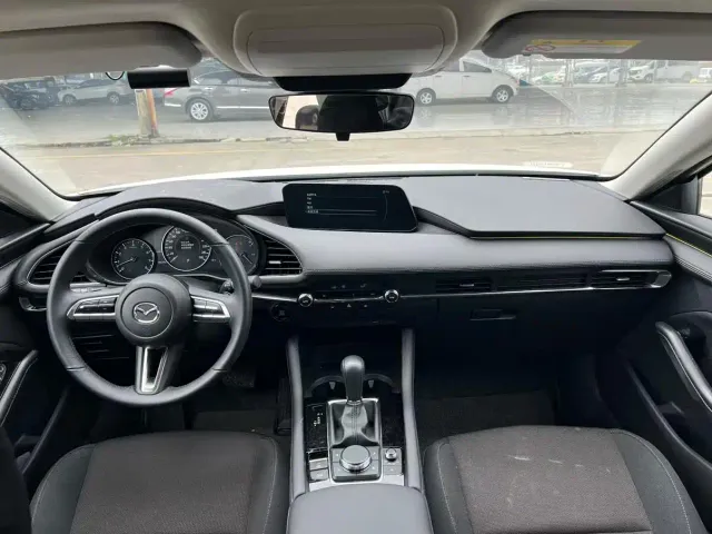 Mazda Axela — Фото автомобиля 5