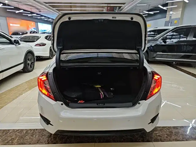 Honda Civic 2019 220TURBO CVT Jingdong Edition China VI — Фото автомобиля 18
