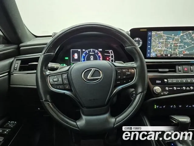 Lexus ES — Фото автомобиля 12