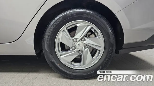 Hyundai Avante CN7 — Фото автомобиля 5
