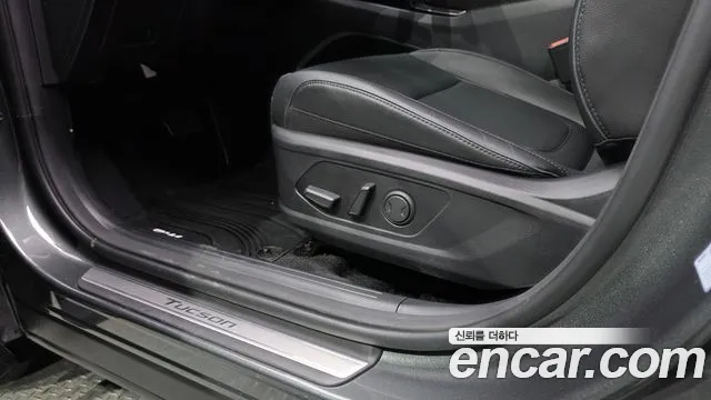 Hyundai Tucson Tucson (NX4) Бензин 1.6 турбо 2WD — Фото автомобиля 17