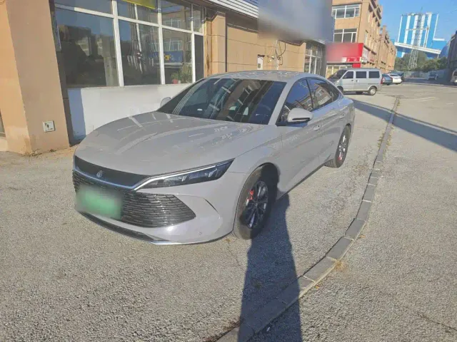 Фотография автомобиля — BYD Qin L