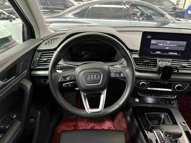 Audi Q5L — Фото автомобиля 14