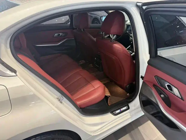 BMW 3 Series — Фото автомобиля 10