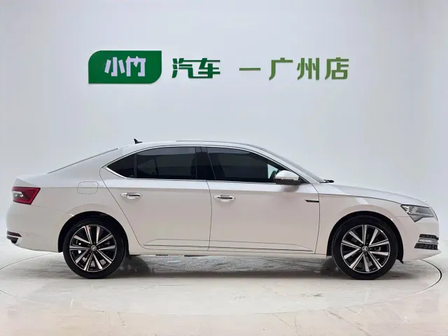 Skoda Superb — Фото автомобиля 6