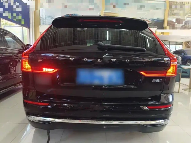 Volvo XC60 — Фото автомобиля 5