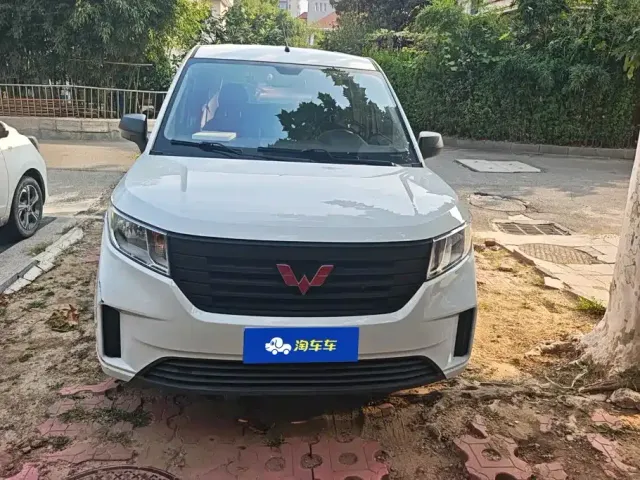 Wuling Hongguang Plus — Фото автомобиля 2