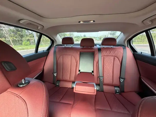 BMW i3 — Фото автомобиля 14