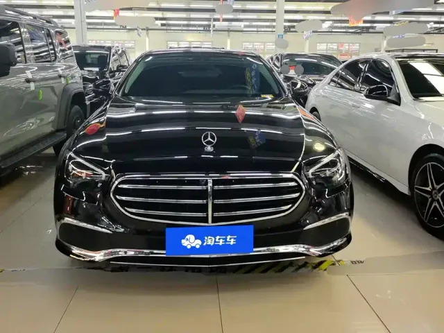Mercedes-Benz E-Class — Фото автомобиля 2