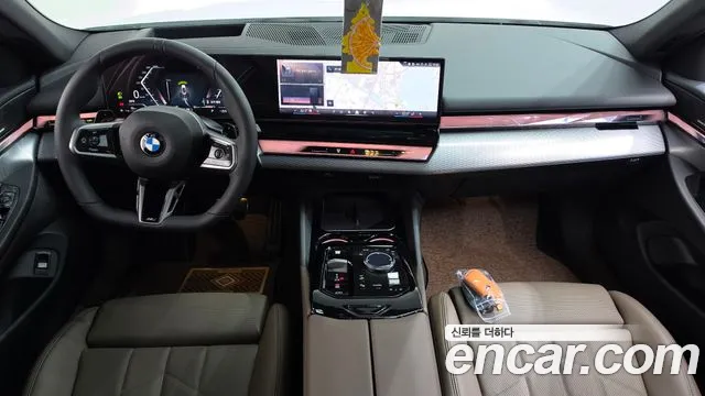 BMW 5 Series G60 — Фото автомобиля 10
