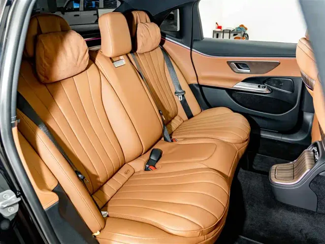 Mercedes-Benz E-Class — Фото автомобиля 22
