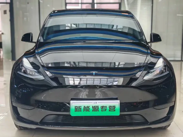 Фотография автомобиля — Tesla Model Y