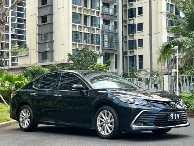 Toyota Camry — Фото автомобиля 3