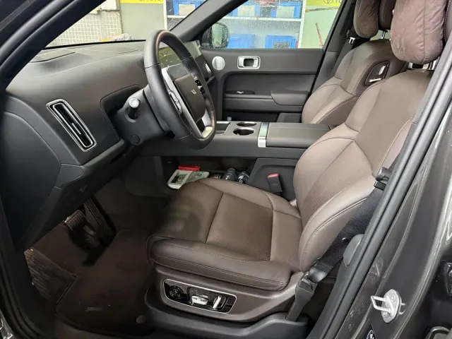 Li Auto L9 — Фото автомобиля 4