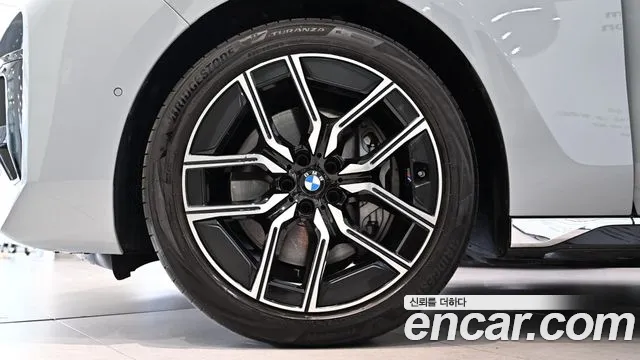 BMW 7 Series G70 — Фото автомобиля 5