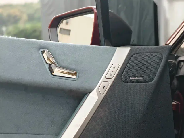 BMW iX — Фото автомобиля 16