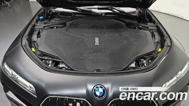 BMW i7 G70 — Фото автомобиля 6