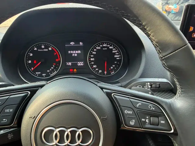 Audi Q2L — Фото автомобиля 4