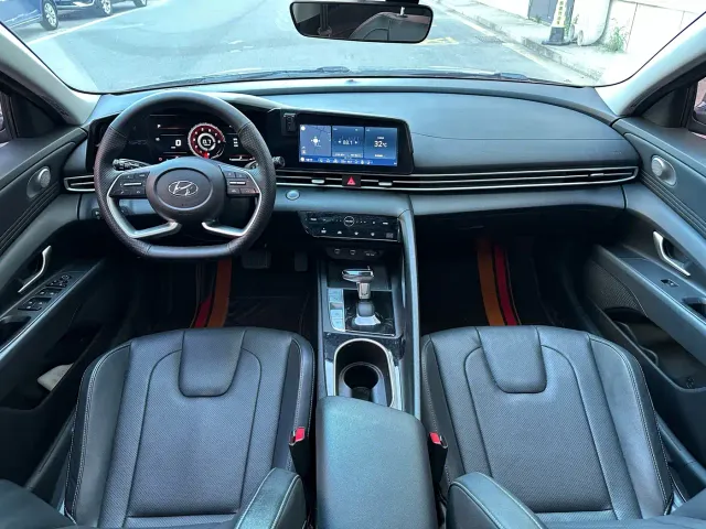 Hyundai Elantra — Фото автомобиля 16