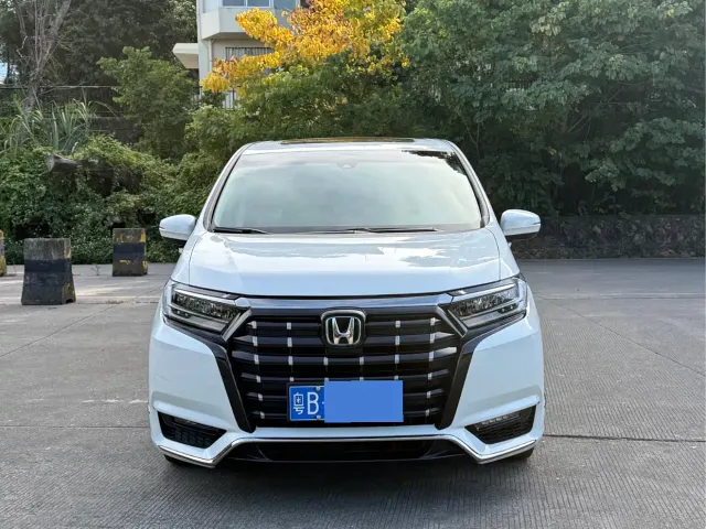 Honda Elysion — Фото автомобиля 2