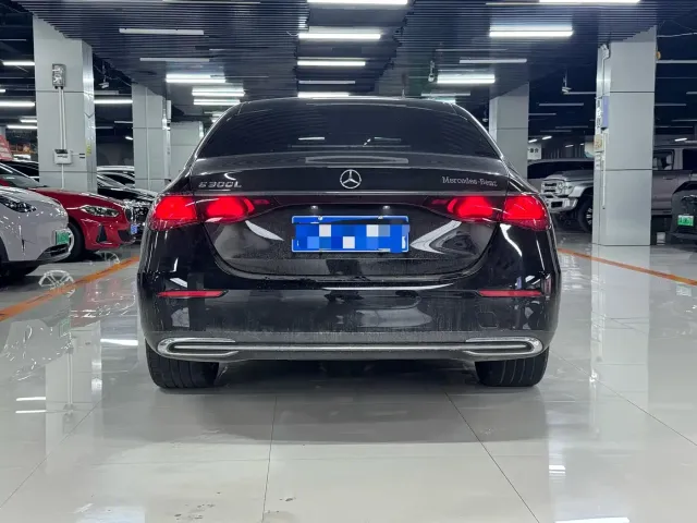 Mercedes-Benz E-Class — Фото автомобиля 9