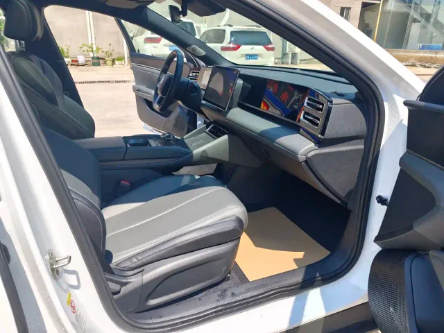 BYD Qin L — Фото автомобиля 7