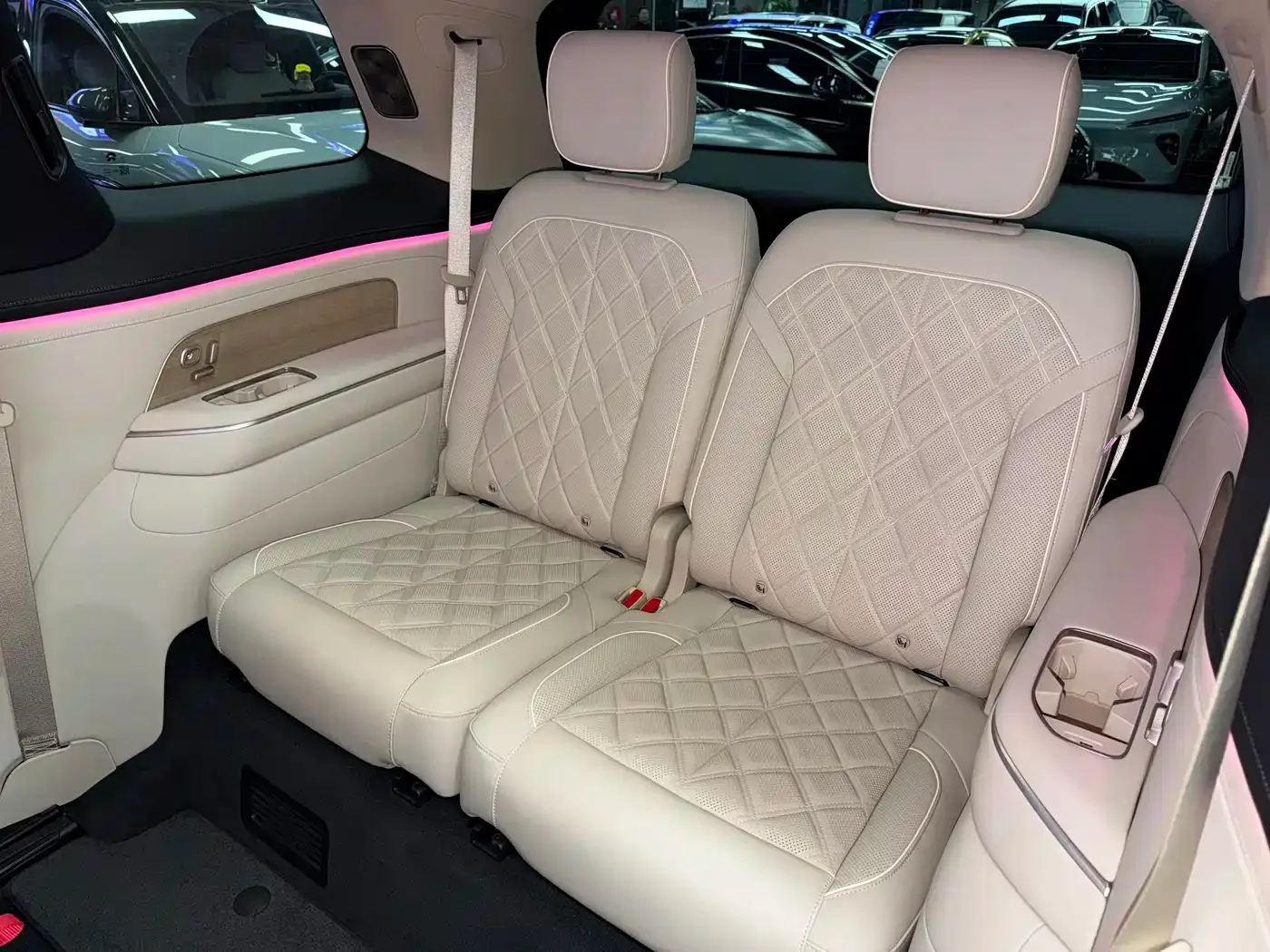 NIO NIO ES8 2025 Base Model 7-Seater — Фото автомобиля 10