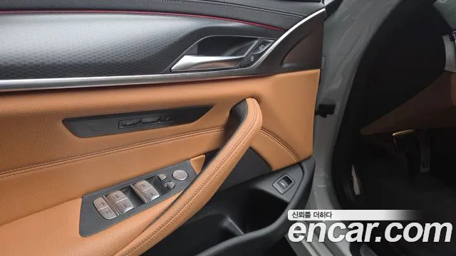 BMW 5 Series G30 — Фото автомобиля 25