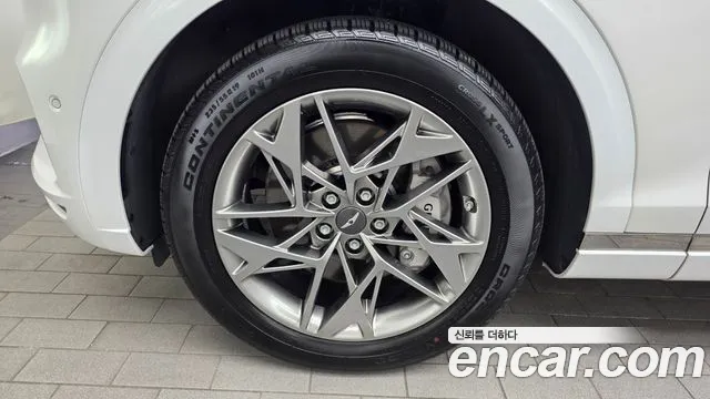 Genesis GV70 — Фото автомобиля 5
