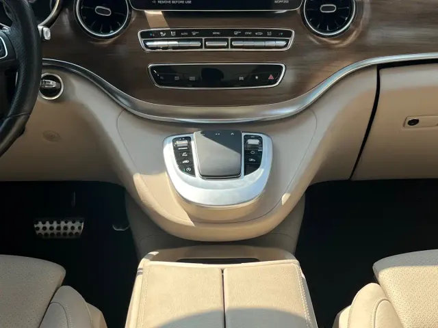Mercedes-Benz V-Class — Фото автомобиля 13