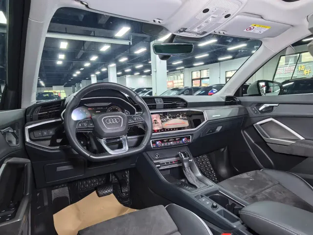 Audi Q3 — Фото автомобиля 14