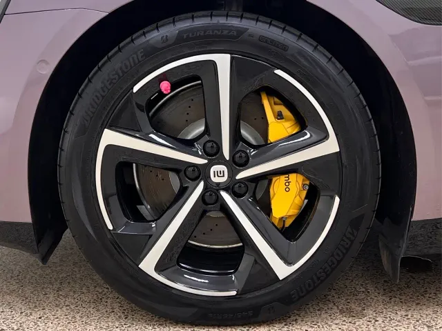 Xiaomi SU7 — Фото автомобиля 11