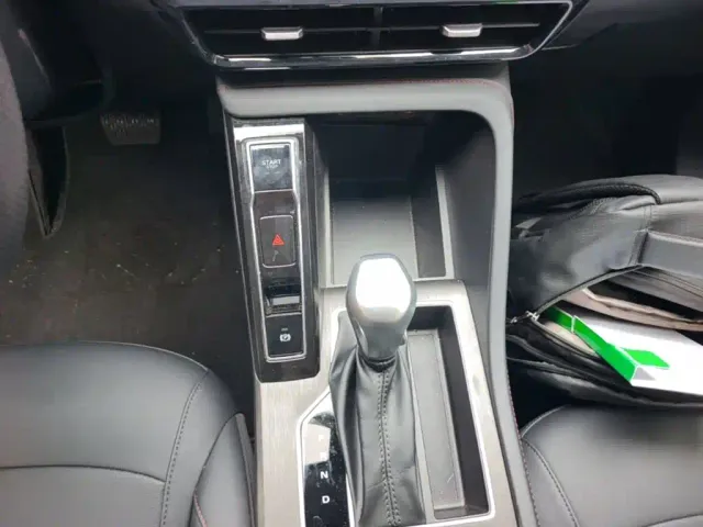 Roewe i5 — Фото автомобиля 13