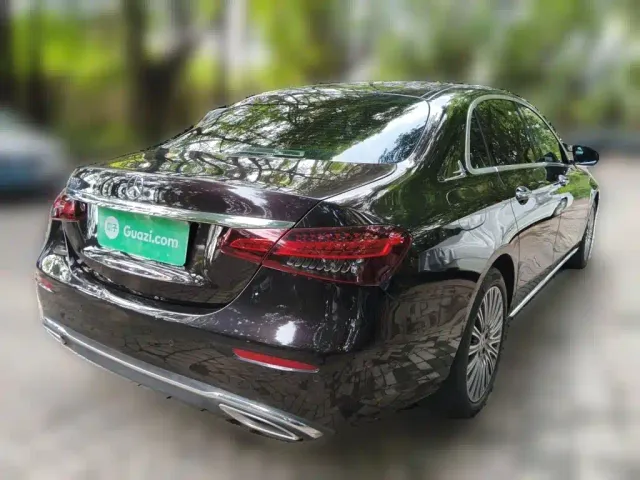 Mercedes-Benz E-Class — Фото автомобиля 6