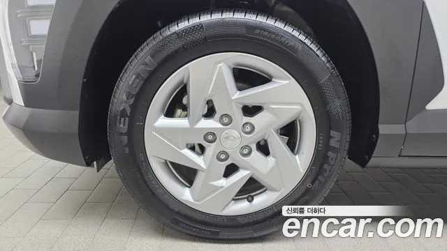 Hyundai Kona Kona (SX2) Бензин 2.0 2WD — Фото автомобиля 5
