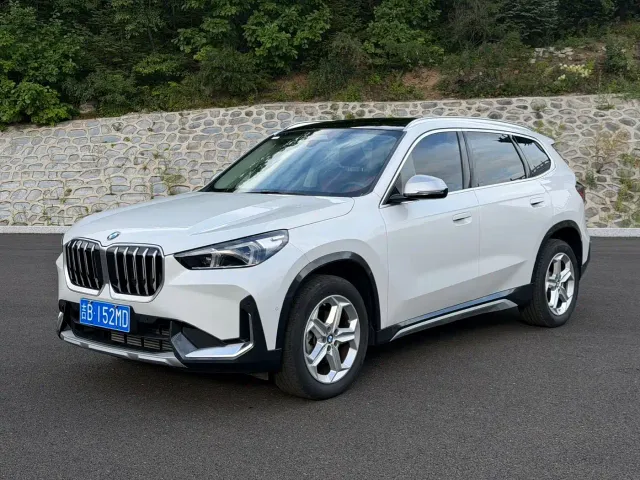 Фотография автомобиля — BMW X1