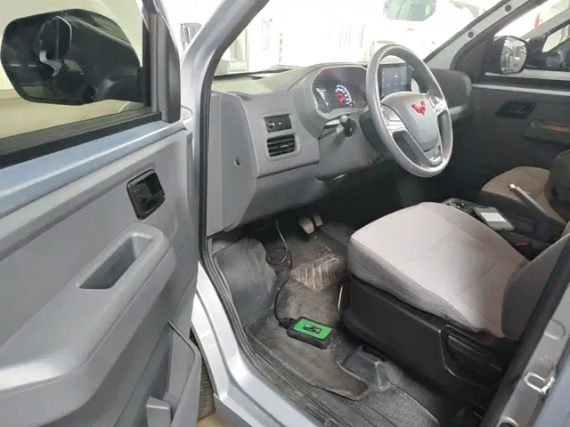 Wuling Yangguang — Фото автомобиля 15