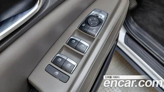 Kia Carnival Generation 4 — Фото автомобиля 30