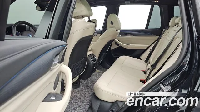 BMW iX3 G08 (2020–2024) — Фото автомобиля 12