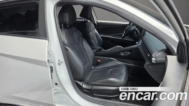 Hyundai Avante CN7 — Фото автомобиля 16