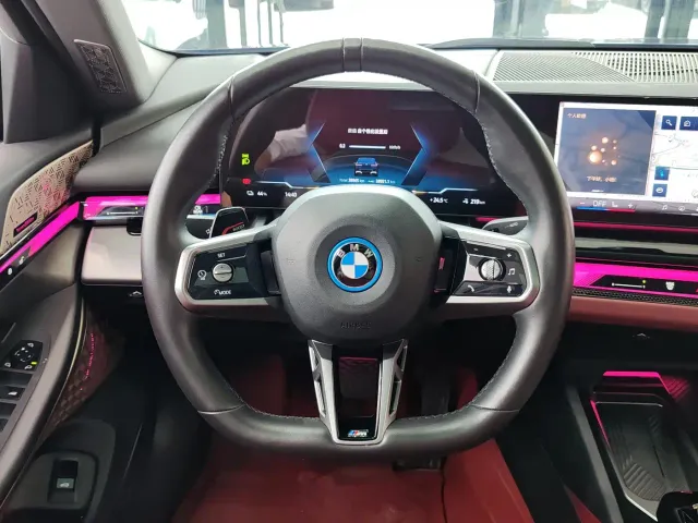 BMW i5 — Фото автомобиля 13