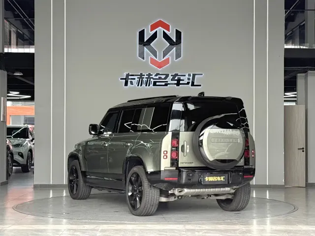 Land Rover Defender — Фото автомобиля 6