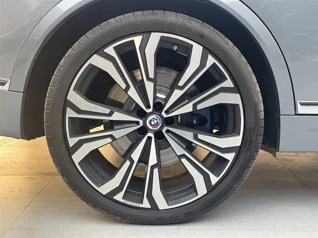 BMW X7 — Фото автомобиля 18